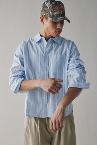 Chemise à manches longues rayée UO par en taille: Large - Urban Outfitters - Modalova