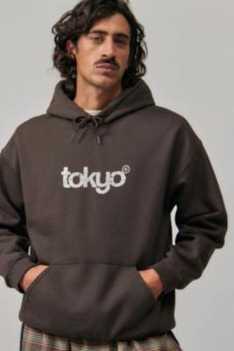 Sweat à capuche UO Tokyo par taille: Large - Urban Outfitters - Modalova