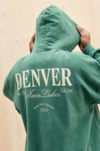 UO Green Denver Hoodie par en taille: TTP - Urban Outfitters - Modalova