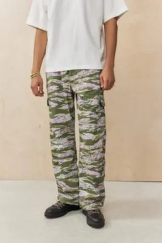 Pantalon Camouflage en taille: Medium - BDG - Modalova