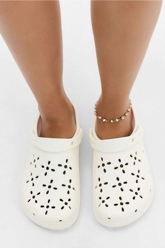 Sabots floraux classiques Chalk en taille: UK 5 / EU 37-38 - Crocs - Modalova