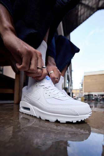 Baskets Air Max 90 blanches en taille: R-U 8 - Nike - Modalova