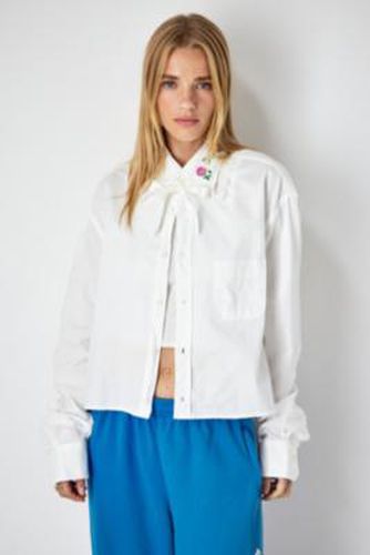 Remade From Vintage Floral Embroidered Blouse en White taille: Medium/Large - Urban Renewal - Modalova