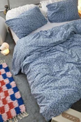 Ensemble de Couette Bleu Clarissa Bleuet par en taille: Double - Urban Outfitters - Modalova