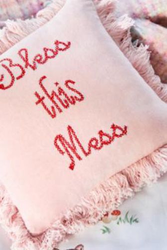 Bénis Ce Désordre Mini Coussin par en Pink - Urban Outfitters - Modalova