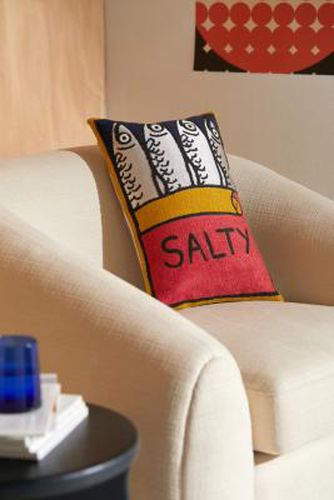 Coussin Salty Sardines par en Variées - Urban Outfitters - Modalova