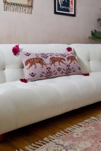 Coussin motif tigres par en Variées - Urban Outfitters - Modalova