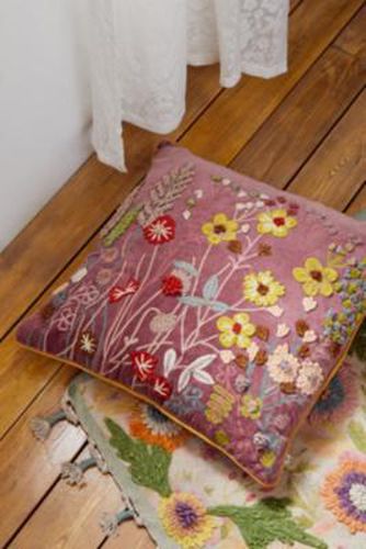 Coussin Brodé Floral par en taille: TAILLE UNIQUE - Urban Outfitters - Modalova