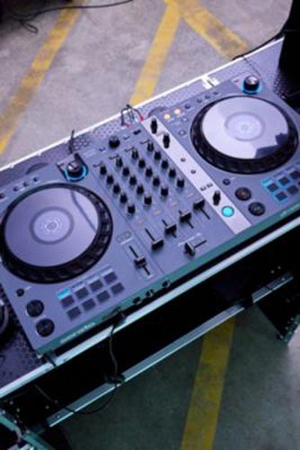 Pioneer DJ - Contròleur DDJ-FLX6-GT par en Noir - Pioneer DJ. - Modalova