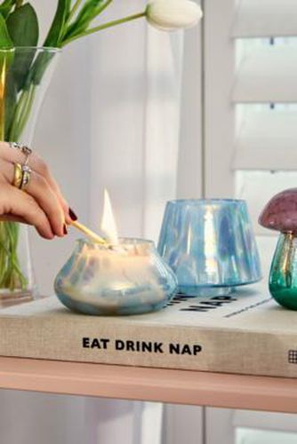 Ava Blue Pearl Lamp-Shaped Candle par en - Urban Outfitters - Modalova