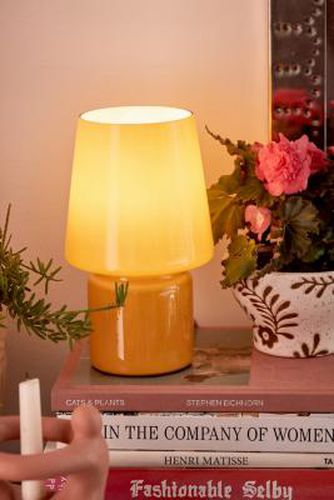 Petite lampe à piles en verre or par - Urban Outfitters - Modalova