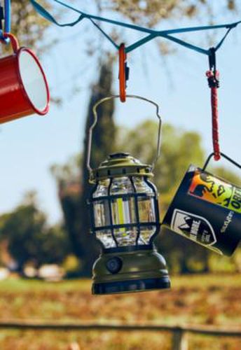 Lanterne de camping par en Variées - Urban Outfitters - Modalova