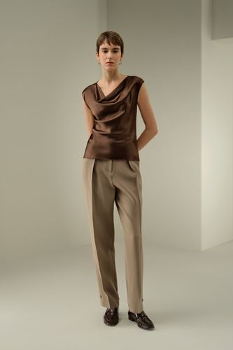 Haut sans manches à col bénitier et coupe ajustée - LILYSILK - Modalova