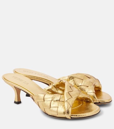 Mules Blink 50 en cuir métallisé Intrecciato - Bottega Veneta - Modalova