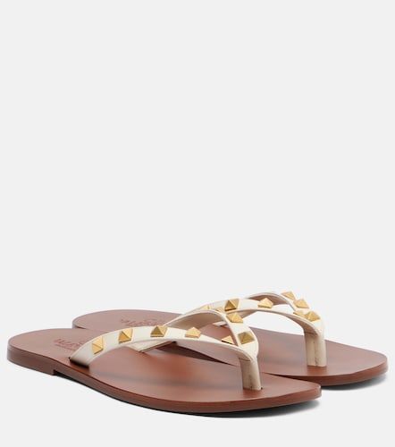Tongs Rockstud en cuir - Valentino Garavani - Modalova