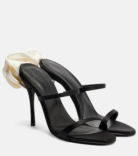 Sandales en satin à fleurs - Magda Butrym - Modalova