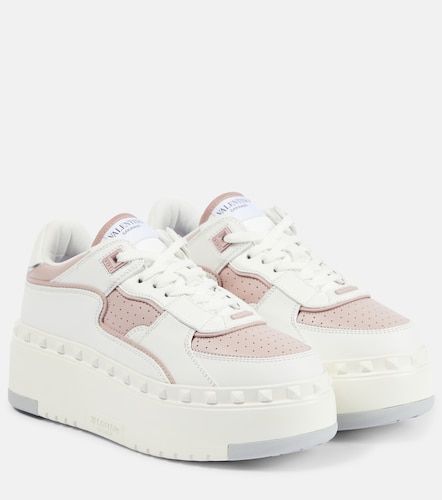 Baskets Freedots XL à plateforme en cuir - Valentino Garavani - Modalova