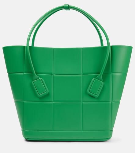 Cabas Arco Medium en caoutchouc - Bottega Veneta - Modalova