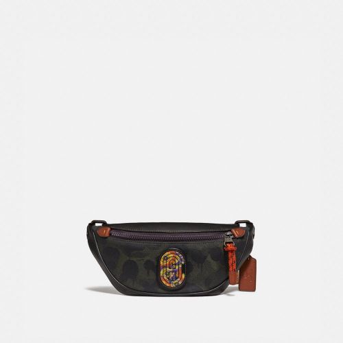 COACH: Sac ceinture Rivington 7 avec imprimé camouflage et pièce écusson Kaffe Fassett de Coach - COACH - Modalova