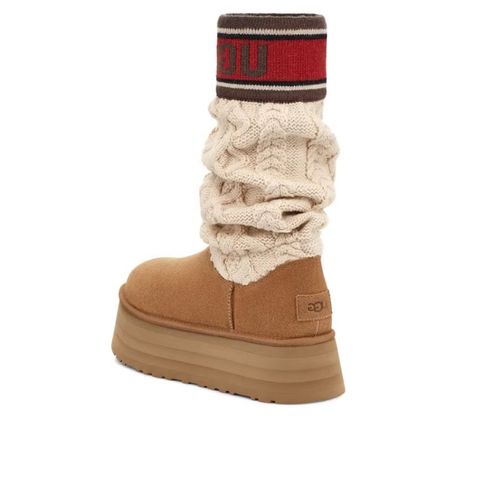 Classic Sweater Letter Boot Chestnut - UGG - Modalova