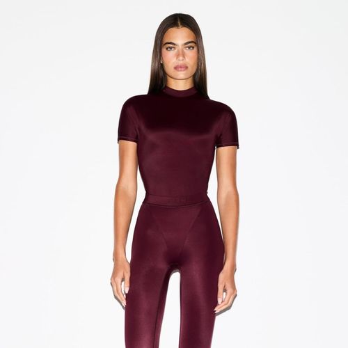 X SKIMS Women's Shine Short Sleeve Mock Neck Top Currant - Nike - Modalova