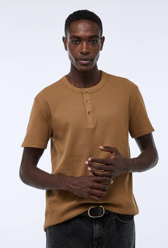 T-shirt manches courtes col tunisien gaufré en coton BIO GOTS - MONOPRIX - Modalova