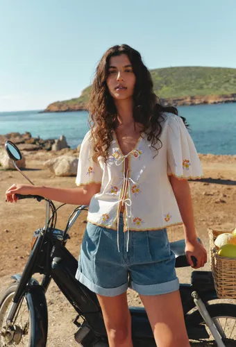 Top manches courtes brodé en coton BIO GOTS - MONOPRIX - Modalova
