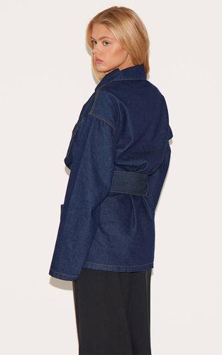 Veste En Jean Oversize Avec Ceinture | Taille 32 - PrettyLittleThing - Modalova