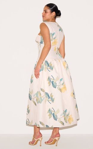 Yellow Robe Midaxi Grande Taille À Taille Basse Et Imprimé Floral | Taille 44 - PrettyLittleThing - Modalova