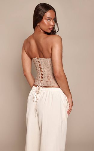 Almond Corset En Dentelle Florale Transparente Texturée | Taille 36 - PrettyLittleThing - Modalova