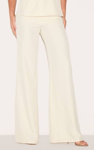 Almond Pantalon Taille Haute Coupe Large Ajusté Pour Grande Taille | Taille 42 - PrettyLittleThing - Modalova