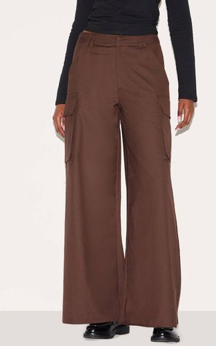 Deep Chocolate Pantalon Droit Tissé À Détail De Poches | Taille 34 - PrettyLittleThing - Modalova
