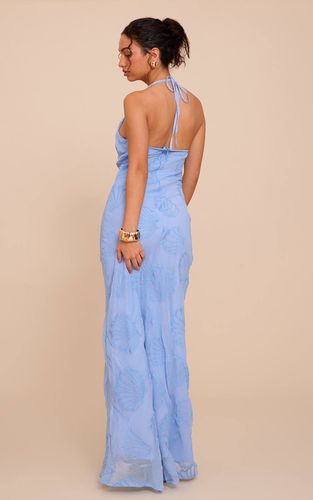 Pale Blue Robe Longue En Mousseline De Soie Brodée De Coquillages Avec Col Drapé | Taille 32 - PrettyLittleThing - Modalova