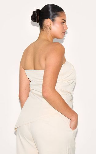 Almond Ensemble Coordonné Haut Tissé Ajusté Grande Taille | Taille 44 - PrettyLittleThing - Modalova