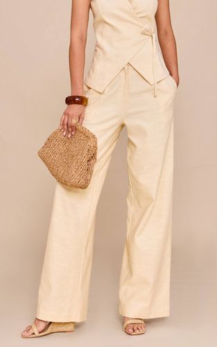 Almond Pantalon Large Taille Mi-haute À Plis Texturés | Taille 34 - PrettyLittleThing - Modalova