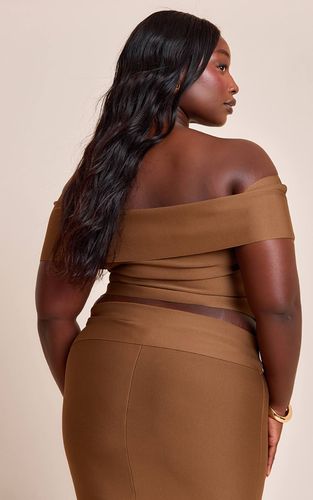 Deep Chocolate Haut Coordonné Grande Taille En Maille Bandage Ajustée À Encolure Asymétrique Drapée | Taille 46 - PrettyLittleThing - Modalova