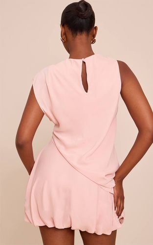 Pale Pink Robe Courte Droite En Mousseline À Ourlet À Volants | Taille 32 - PrettyLittleThing - Modalova
