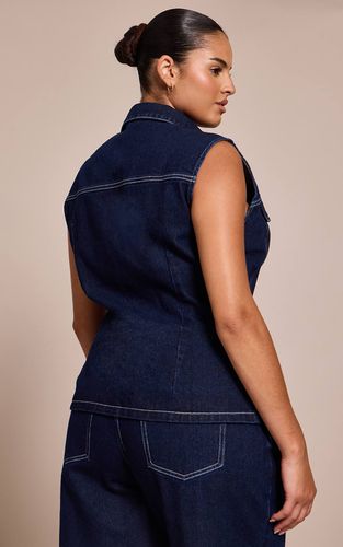 Chemise En Jean Sans Manches Cintrée Grande Taille | Taille 46 - PrettyLittleThing - Modalova