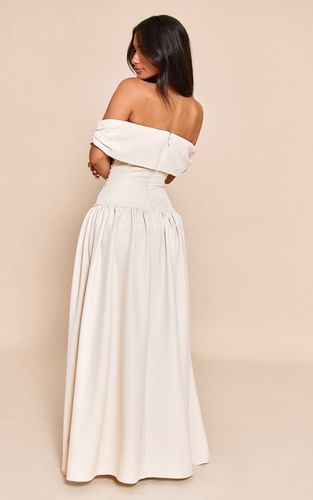 Almond Robe Maxi Plissée À Épaules Dénudées Petite | Taille 42 - PrettyLittleThing - Modalova
