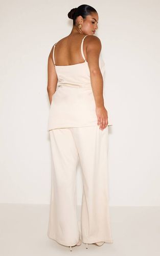 Oyster Combinaison Grande Taille Jambe Droite Avec Superposition Froncée Au Corsage En Tissu Tissé | Taille 46 - PrettyLittleThing - Modalova