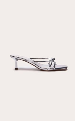 Silver Mules À Talon Vernies Avec Nœuds | Taille 36 - PrettyLittleThing - Modalova