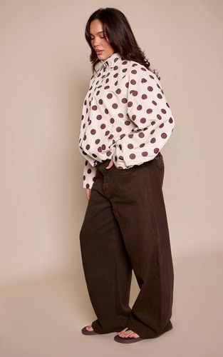Dark Chocolate Jean Grande Taille Jambe Droite Taille Plongeante Devant | Taille 46 - PrettyLittleThing - Modalova
