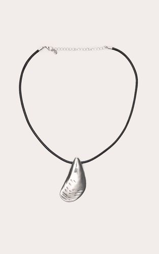 Silver Collier Cordon Surdimensionné Pendentif Huître - PrettyLittleThing - Modalova