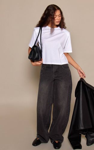 Dark Grey Jean Barrel Taille Basse Bleu Moyen | Taille 42 - PrettyLittleThing - Modalova