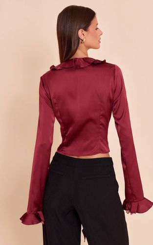 Dark Wine Haut À Manches Longues En Satin Avec Volants Et Nœud Sur Le Devant | Taille 34 - PrettyLittleThing - Modalova