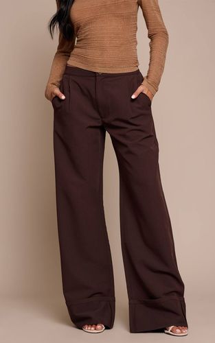 Dark Chocolate Pantalon Large Plissé Ajusté En Tissu Tissé | Taille 32 - PrettyLittleThing - Modalova