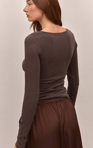 Dark Chocolate Haut À Manches Longues En Coton Doux Avec Encolure Arrondie | Taille 32 - PrettyLittleThing - Modalova