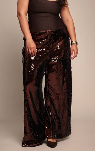 Dark Chocolate Pantalon Large Évasé À Sequins Grande Taille | Taille 46 - PrettyLittleThing - Modalova