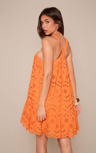 Robe Bouffante À Encolure Américaine Avec Broderie Anglaise | Taille 36 - PrettyLittleThing - Modalova