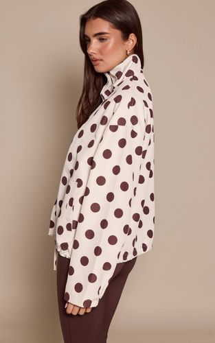 White Polkadot Coupe-vent Boutonné À Pois | Taille XS - PrettyLittleThing - Modalova